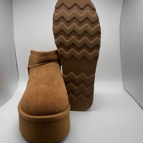 CUSHIONAIRE Women's COZY Genuine Suede pull on platform boot CHESTNUT 8 - Picture 6 of 6